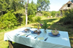 Table laid outside at Poacher's Cabin