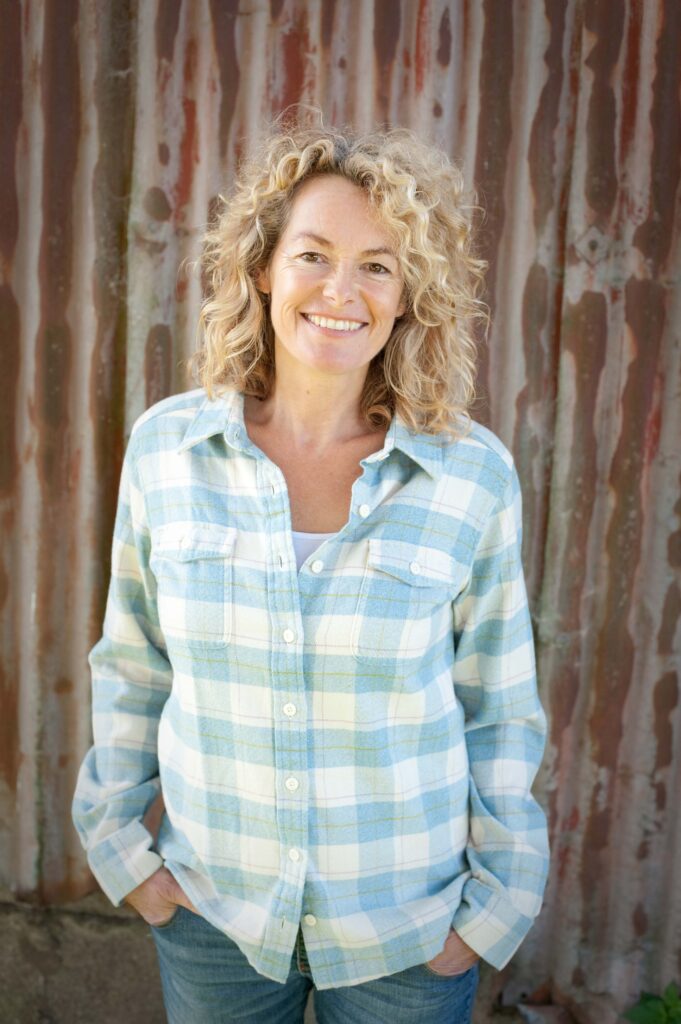 Kate Humble wins woman&home amazing woman award