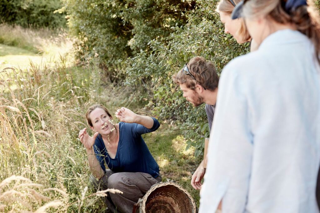 Liz Knight foraging course